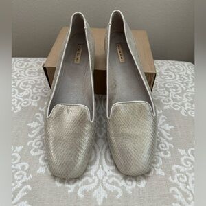 Tahari Clementine Gold Snakeskin Print Flats Size 7.5M